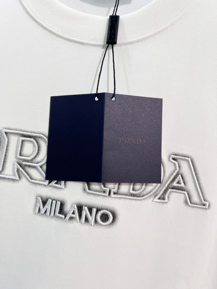Prada Luxury Brand Men Womens Short Sleeve T-Shirt Whatsapp 【+1-3239614486】