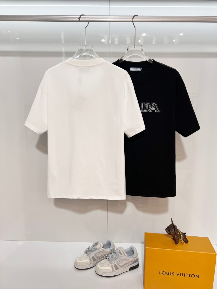 Prada Luxury Brand Men Womens Short Sleeve T-Shirt Whatsapp 【+1-3239614486】