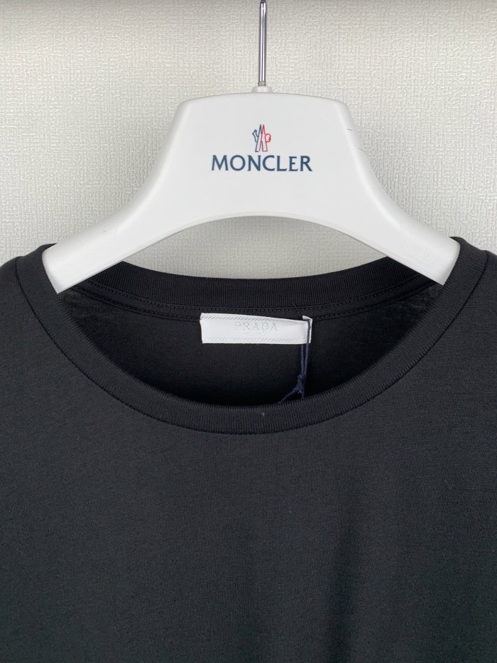 Prada Luxury Brand Men Womens Short Sleeve T-Shirt Whatsapp 【+1-3239614486】