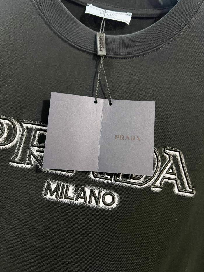 Prada Luxury Brand Men Womens Short Sleeve T-Shirt Whatsapp 【+1-3239614486】