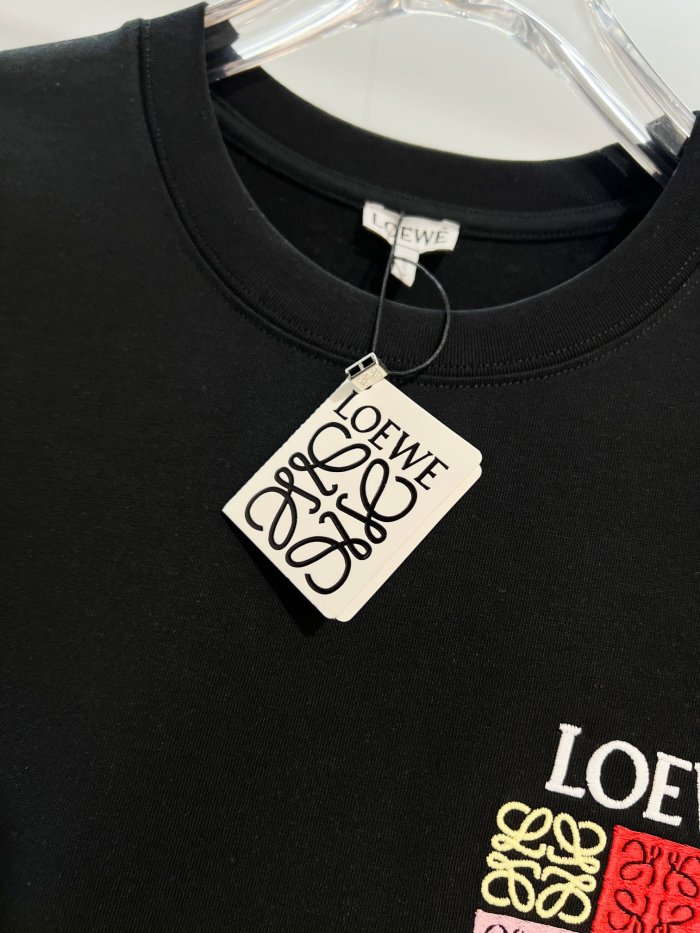 Loewe Luxury Brand Men Womens Short Sleeve T-Shirt Whatsapp 【+1-3239614486】