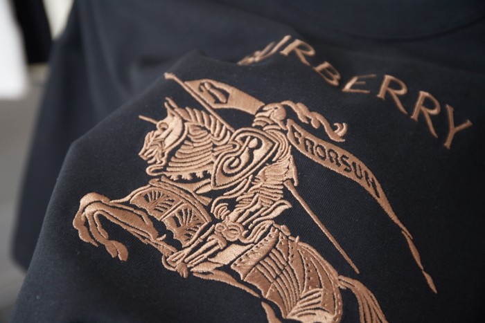 Burberry Luxury Brand Women Mens Short Sleeve T-Shirt Whatsapp 【+1-3239614486】