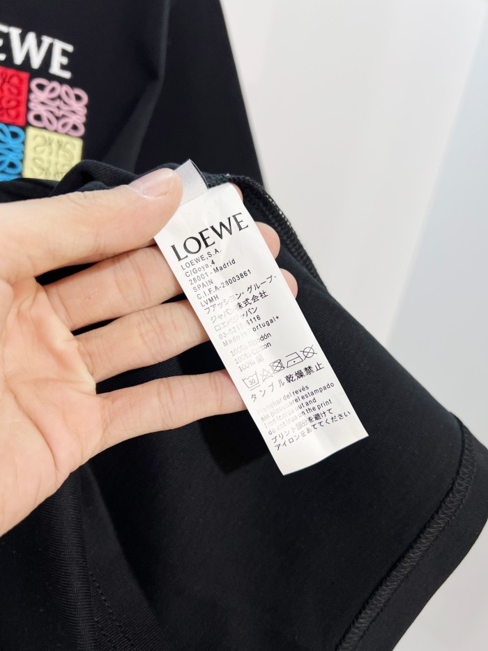 Loewe Luxury Brand Men Womens Short Sleeve T-Shirt Whatsapp 【+1-3239614486】