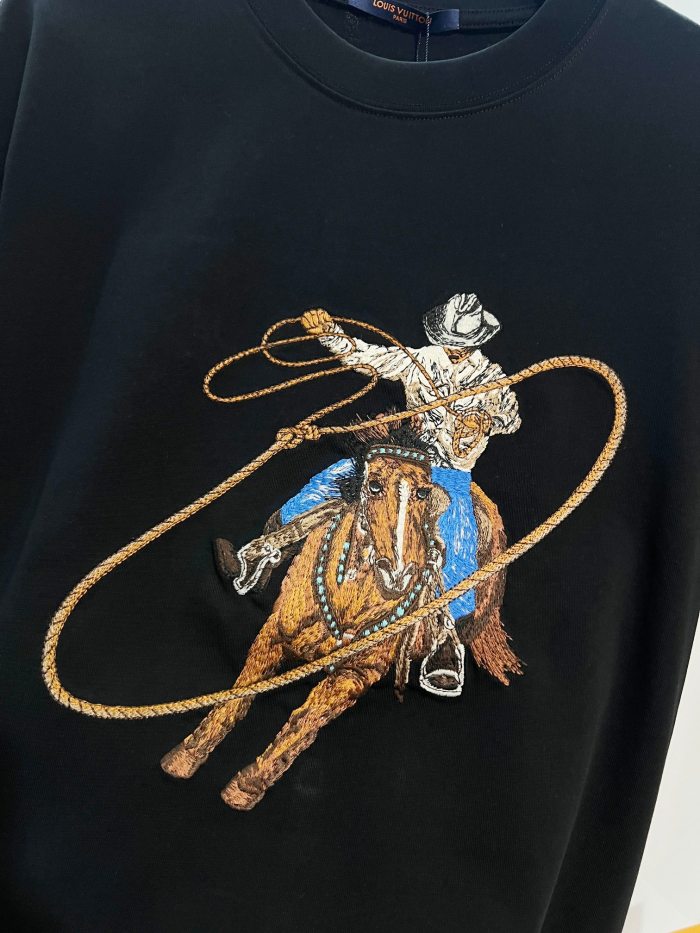 Louis Vuitton Luxury Brand Men Womens Short Sleeve T-Shirt Whatsapp 【+1-3239614486】