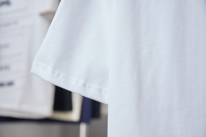 Louis Vuitton Luxury Brand Men Womens Short Sleeve T-Shirt Whatsapp 【+1-3239614486】