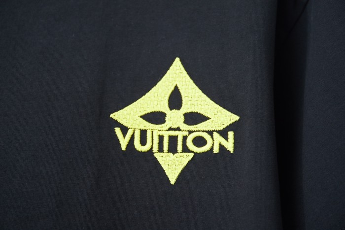 Louis Vuitton  Luxury Brand Men Womens Short Sleeve T-Shirt Whatsapp 【+1-3239614486】