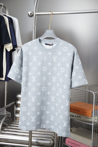 Louis Vuitton Luxury Brand Men Womens Short Sleeve T-Shirt Whatsapp 【+1-3239614486】