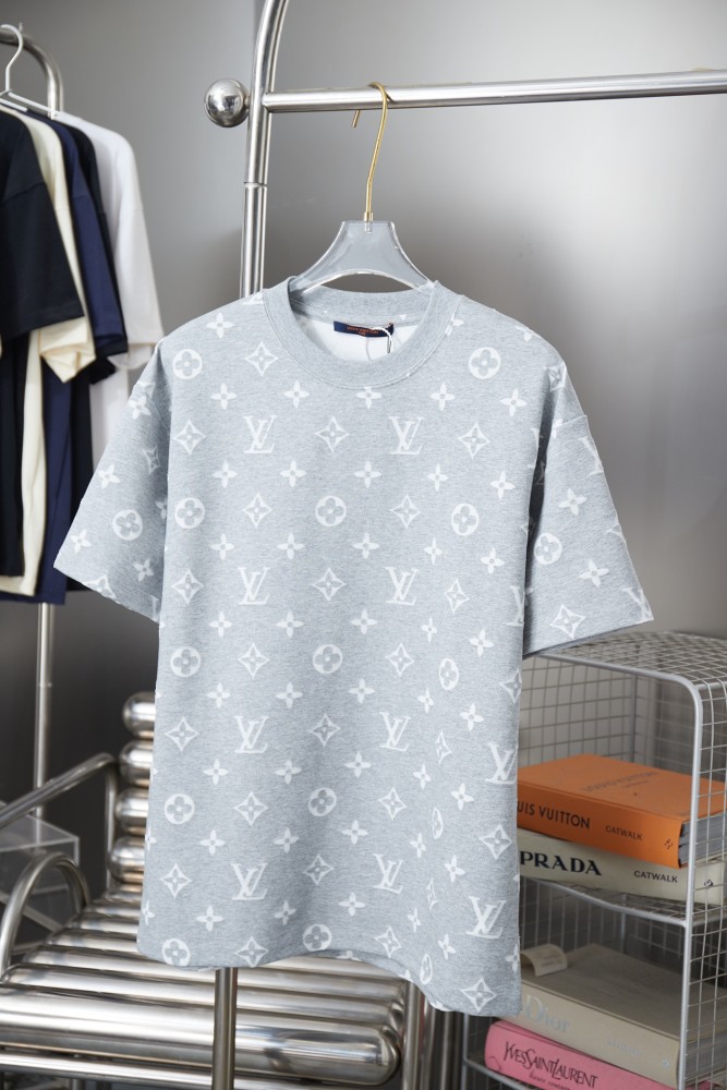 Louis Vuitton Luxury Brand Men Womens Short Sleeve T-Shirt Whatsapp 【+1-3239614486】