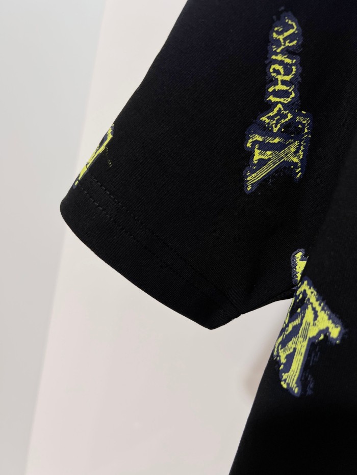 Louis Vuitton Luxury Brand Men Womens Short Sleeve T-Shirt Whatsapp 【+1-3239614486】