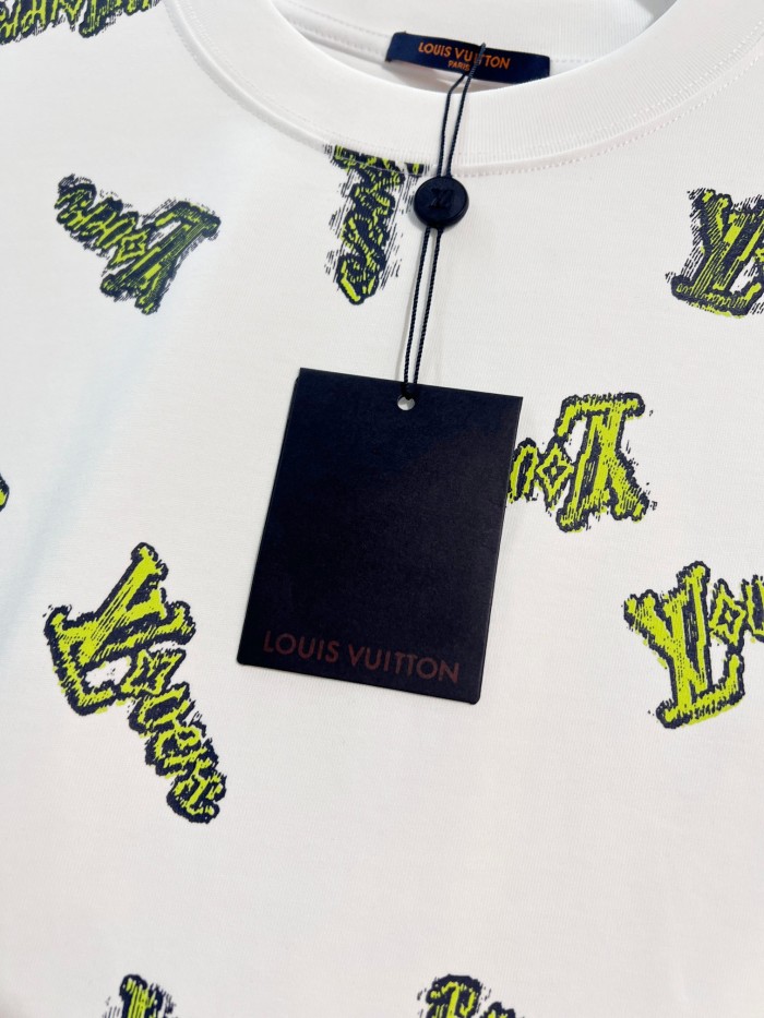 Louis Vuitton Luxury Brand Men Womens Short Sleeve T-Shirt Whatsapp 【+1-3239614486】