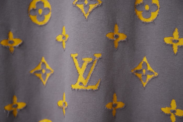 Louis Vuitton Luxury Brand Men Womens Short Sleeve T-Shirt Whatsapp 【+1-3239614486】