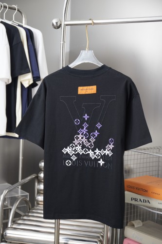 Louis Vuitton  Luxury Brand Men Womens Short Sleeve T-Shirt Whatsapp 【+1-3239614486】