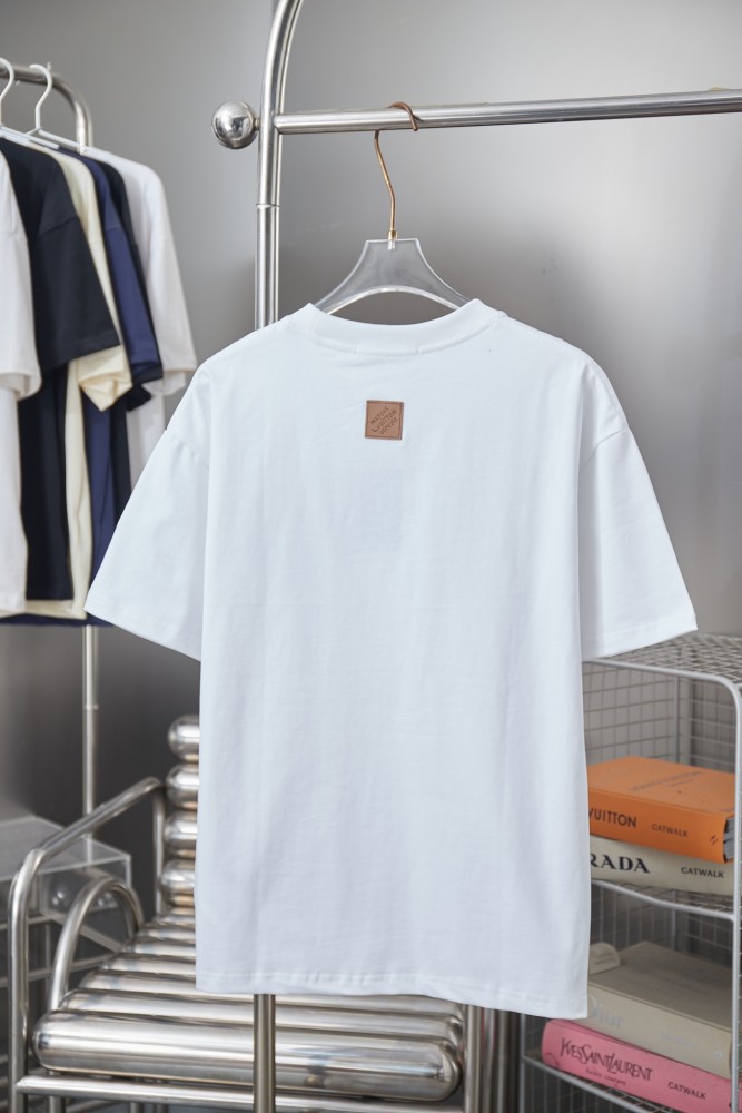 Louis Vuitton Luxury Brand Men Womens Short Sleeve T-Shirt Whatsapp 【+1-3239614486】