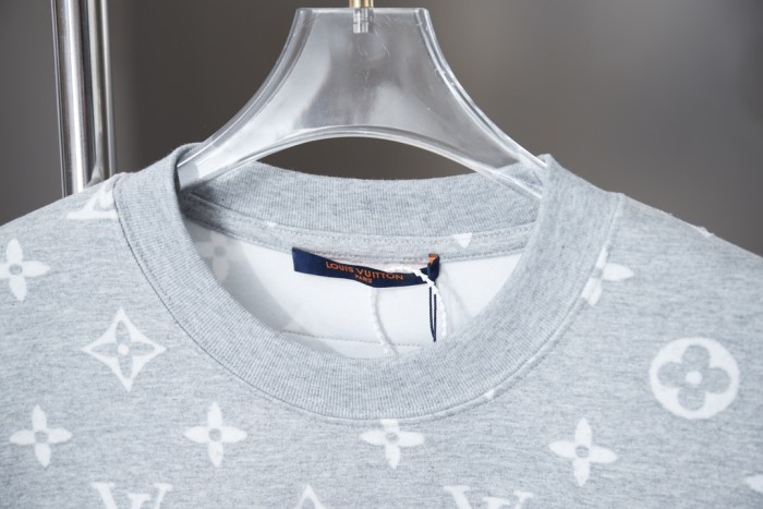 Louis Vuitton Luxury Brand Men Womens Short Sleeve T-Shirt Whatsapp 【+1-3239614486】