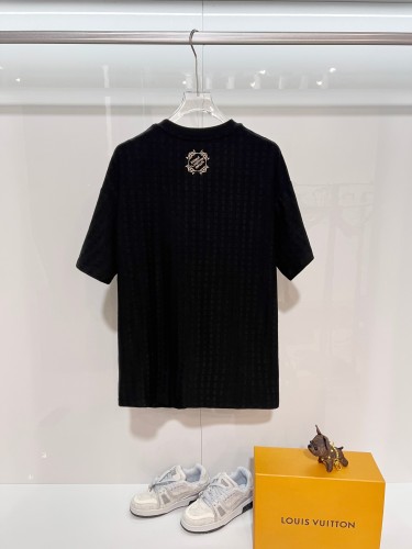 Louis Vuitton  Luxury Brand Men Womens Short Sleeve T-Shirt Whatsapp 【+1-3239614486】