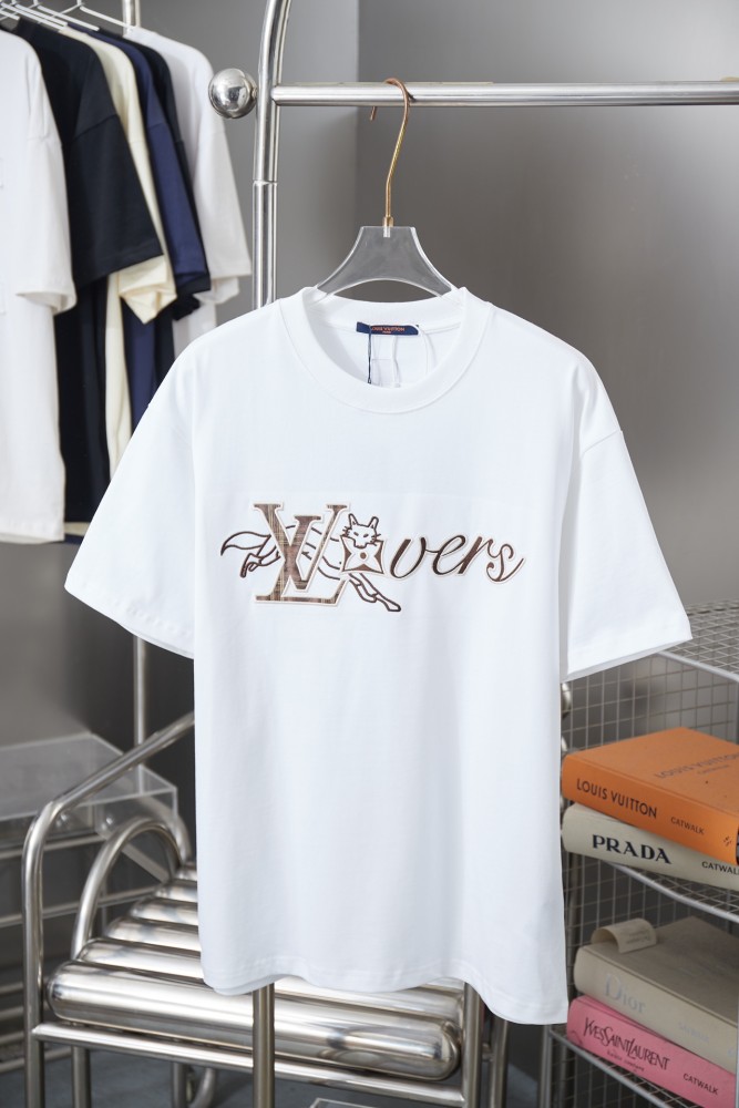 Louis Vuitton Luxury Brand Men Womens Short Sleeve T-Shirt Mens Short-Sleeved Crewneck 1AJBT5 Whatsapp 【+1-3239614486】