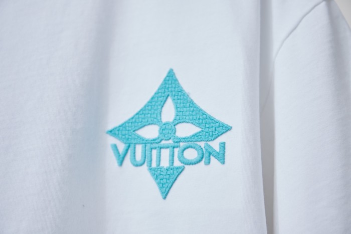 Louis Vuitton  Luxury Brand Men Womens Short Sleeve T-Shirt Whatsapp 【+1-3239614486】