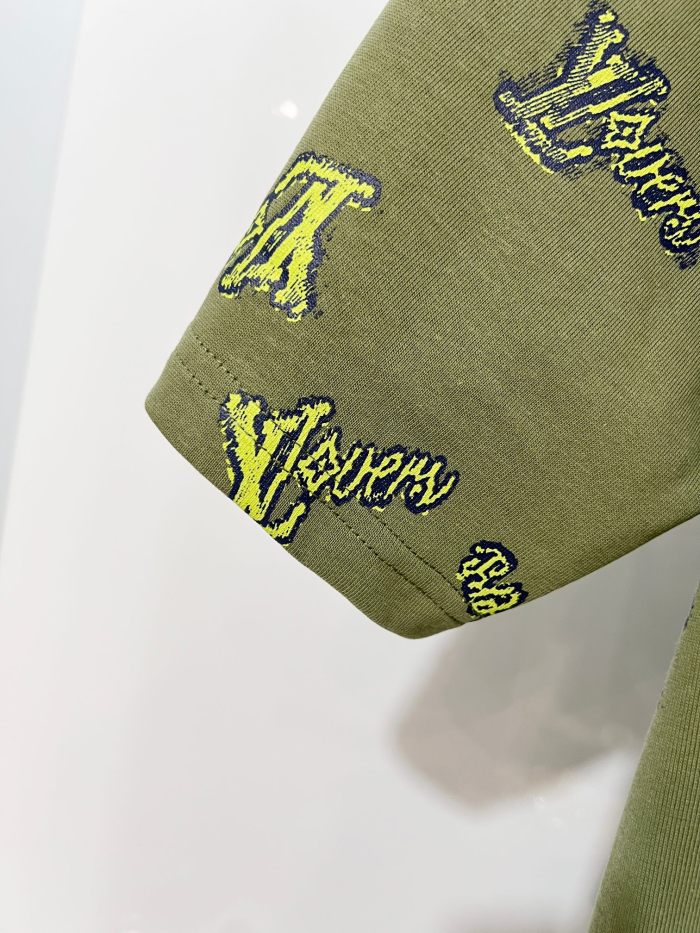 Louis Vuitton Luxury Brand Men Womens Short Sleeve T-Shirt Whatsapp 【+1-3239614486】
