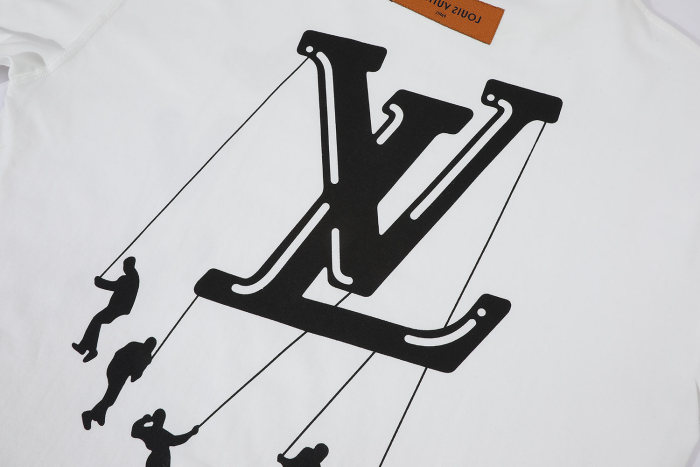 Louis Vuitton  Luxury Brand Men Womens Short Sleeve T-Shirt Whatsapp 【+1-3239614486】