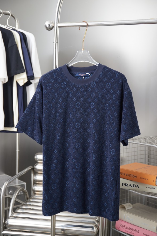 Louis Vuitton Luxury Brand Men Womens Short Sleeve T-Shirt Whatsapp 【+1-3239614486】