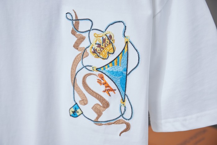 Louis Vuitton Luxury Brand Men Womens Short Sleeve T-Shirt Whatsapp 【+1-3239614486】