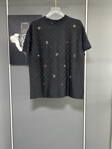 Louis Vuitton Luxury Brand Men Womens Short Sleeve T-Shirt Whatsapp 【+1-3239614486】
