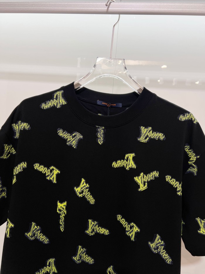 Louis Vuitton Luxury Brand Men Womens Short Sleeve T-Shirt Whatsapp 【+1-3239614486】