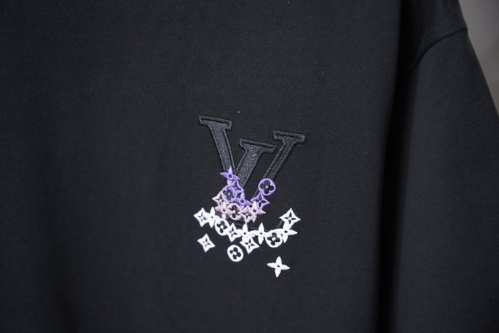 Louis Vuitton  Luxury Brand Men Womens Short Sleeve T-Shirt Whatsapp 【+1-3239614486】