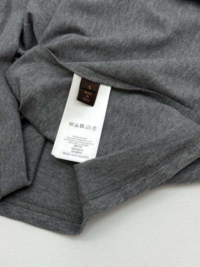 Louis Vuitton  Luxury Brand Men Womens Short Sleeve T-Shirt Whatsapp 【+1-3239614486】