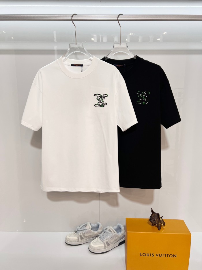 Louis Vuitton Luxury Brand Men Womens Short Sleeve T-Shirt Whatsapp 【+1-3239614486】