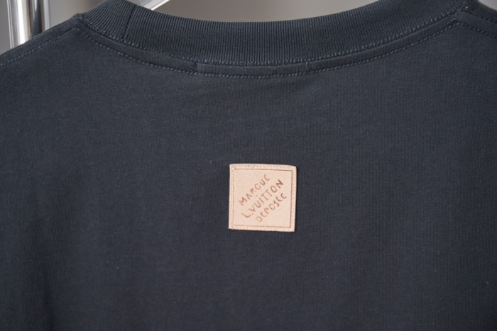 Louis Vuitton Luxury Brand Men Womens Short Sleeve T-Shirt Whatsapp 【+1-3239614486】