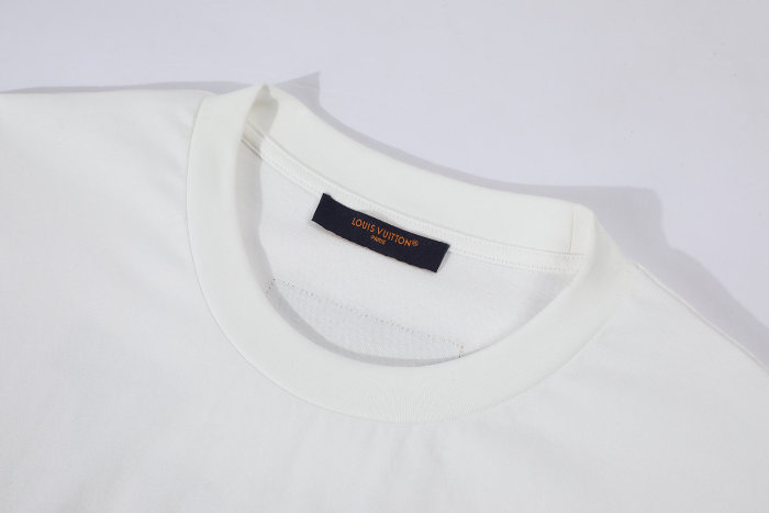 Louis Vuitton  Luxury Brand Men Womens Short Sleeve T-Shirt Whatsapp 【+1-3239614486】