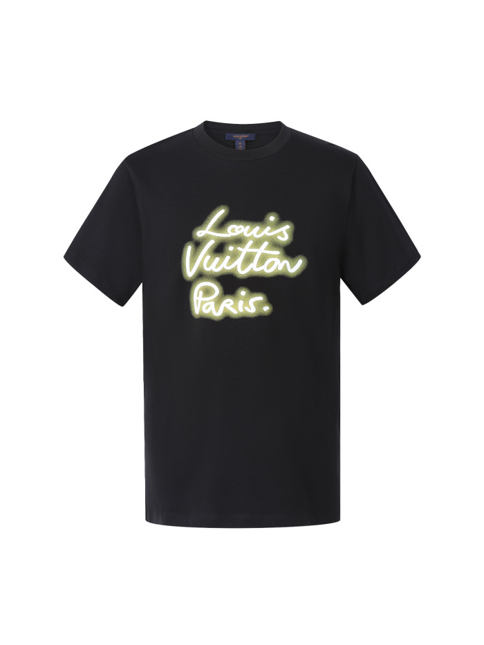 Louis Vuitton  Luxury Brand Men Womens Short Sleeve T-Shirt Glow Signature T-Shirt 1AIWA4 Whatsapp 【+1-3239614486】