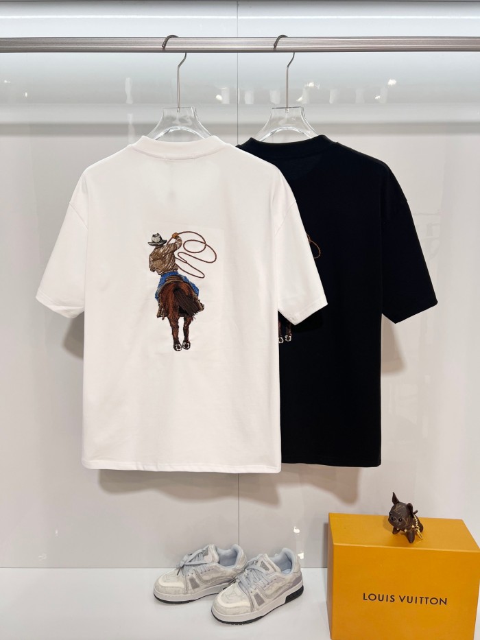 Louis Vuitton Luxury Brand Men Womens Short Sleeve T-Shirt Whatsapp 【+1-3239614486】