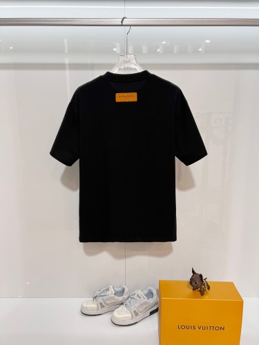 Louis Vuitton Luxury Brand Men Womens Short Sleeve T-Shirt Whatsapp 【+1-3239614486】