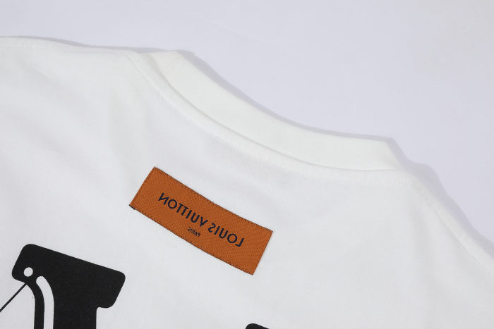 Louis Vuitton  Luxury Brand Men Womens Short Sleeve T-Shirt Whatsapp 【+1-3239614486】