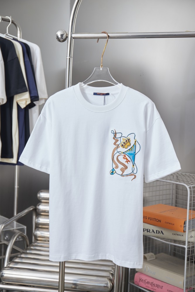 Louis Vuitton Luxury Brand Men Womens Short Sleeve T-Shirt Whatsapp 【+1-3239614486】