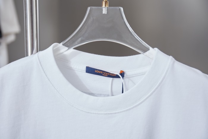Louis Vuitton  Luxury Brand Men Womens Short Sleeve T-Shirt Whatsapp 【+1-3239614486】
