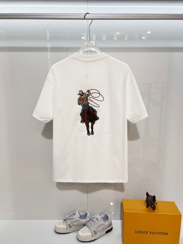 Louis Vuitton Luxury Brand Men Womens Short Sleeve T-Shirt Whatsapp 【+1-3239614486】