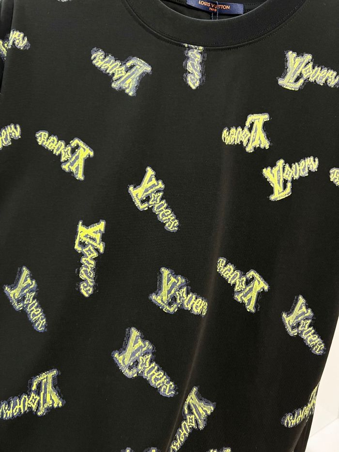 Louis Vuitton Luxury Brand Men Womens Short Sleeve T-Shirt Whatsapp 【+1-3239614486】
