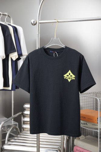 Louis Vuitton  Luxury Brand Men Womens Short Sleeve T-Shirt Whatsapp 【+1-3239614486】