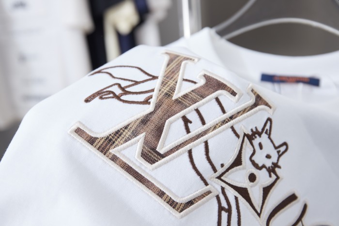 Louis Vuitton Luxury Brand Men Womens Short Sleeve T-Shirt Mens Short-Sleeved Crewneck 1AJBT5 Whatsapp 【+1-3239614486】
