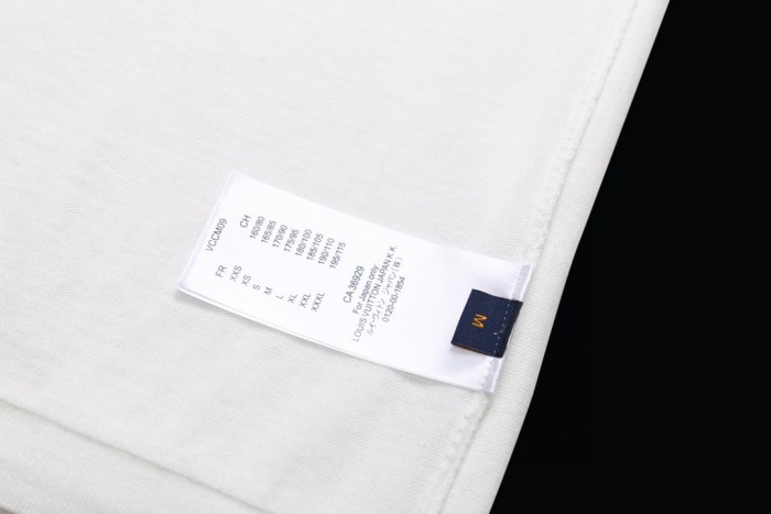 Louis Vuitton Luxury Brand Men Womens Short-Sleeved Crewneck Knit Whatsapp 【+1-3239614486】