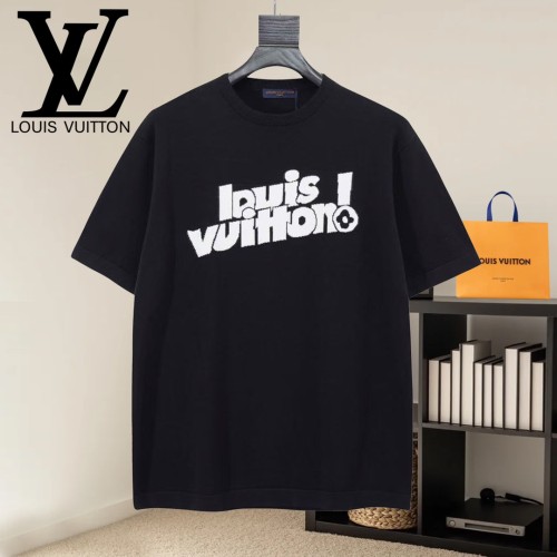 Louis Vuitton Luxury Brand Men Womens Short-Sleeved Crewneck Knit Whatsapp 【+1-3239614486】