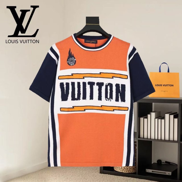 Louis Vuitton Luxury Brand Men Womens Short-Sleeved Crewneck Knit Whatsapp 【+1-3239614486】