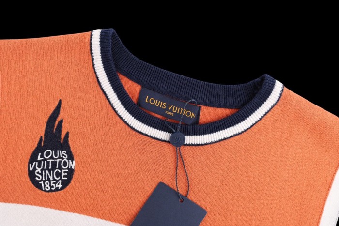 Louis Vuitton Luxury Brand Men Womens Short-Sleeved Crewneck Knit Whatsapp 【+1-3239614486】