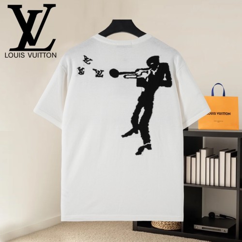 Louis Vuitton Luxury Brand Men Womens Short-Sleeved Crewneck Whatsapp 【+1-3239614486】