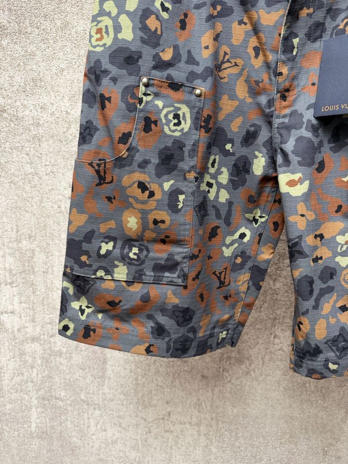 Louis Vuitton Luxury Brand Women Mens Pant Shorts Printed Carpenter Shorts Whatsapp 【+1-3239614486】
