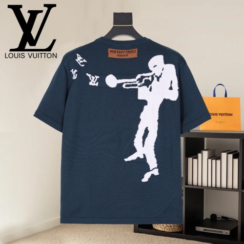 Louis Vuitton Luxury Brand Men Womens Short-Sleeved Crewneck Whatsapp 【+1-3239614486】