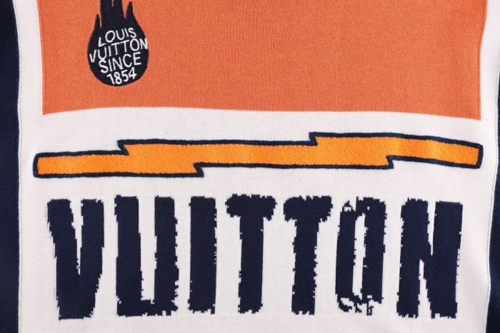 Louis Vuitton Luxury Brand Men Womens Short-Sleeved Crewneck Knit Whatsapp 【+1-3239614486】